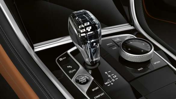 CraftedClarity glass application BMW 8 Series Gran Coupé G16 LCI Facelift 2022 close-up centre console