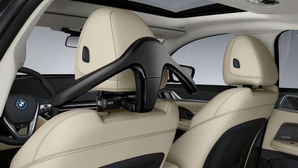 BMW clothes hanger for Travel & Comfort System BMW i4 eDrive40 G26 2021