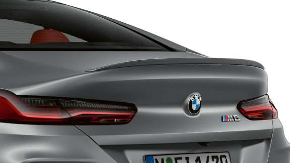 M rear spoiler in Body colour BMW M8 Gran Coupé F93 LCI Facelift 2022 BMW M8 Gran Coupé F93 LCI Facelift 2022 BMW Individual Frozen Pure Grey metallic M rear spoiler in Body colour close-up
