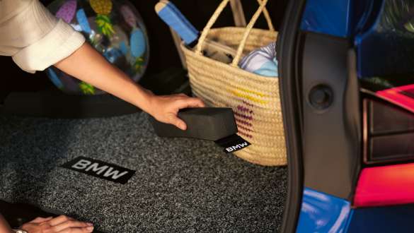 BMW luggage compartment reversible mat with luggage attachment points BMW Interior U11 BMW luggage compartment reversible mat with luggage attachment points