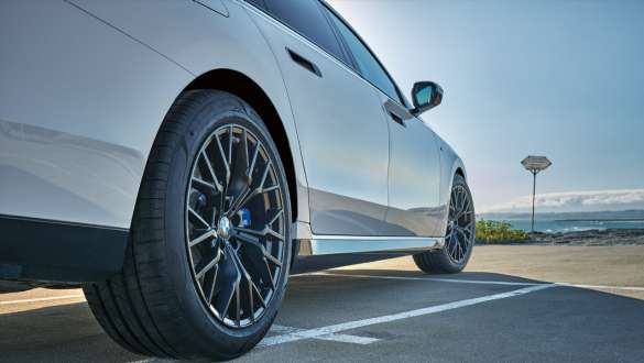 20" M Performance light alloy wheel Y-spoke 911 M Jet Black matt, summer complete wheel set BMW G70 20" M Performance light alloy wheel Y-spoke 911 M Jet Black matt, summer complete wheel set