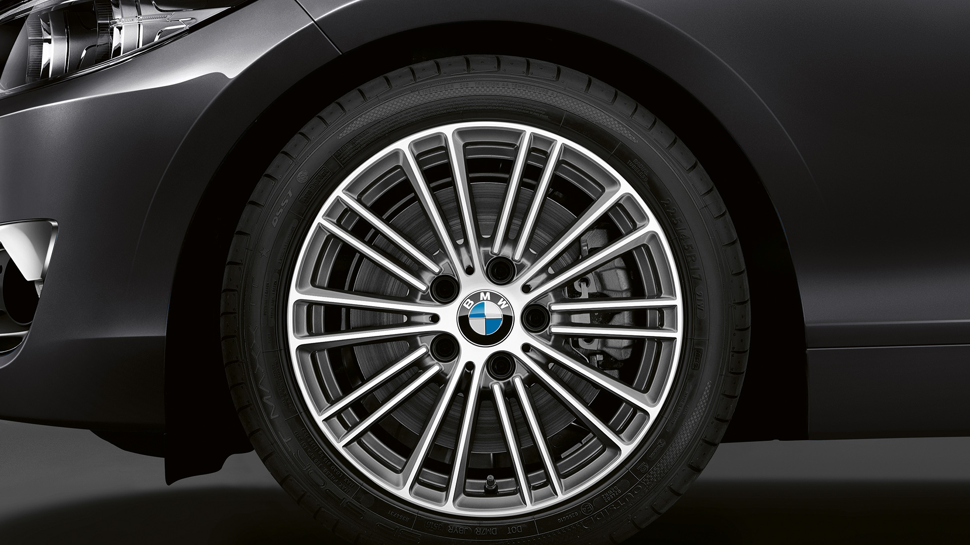 BMW 2 Series Convertible, Model Luxury Line wheels
