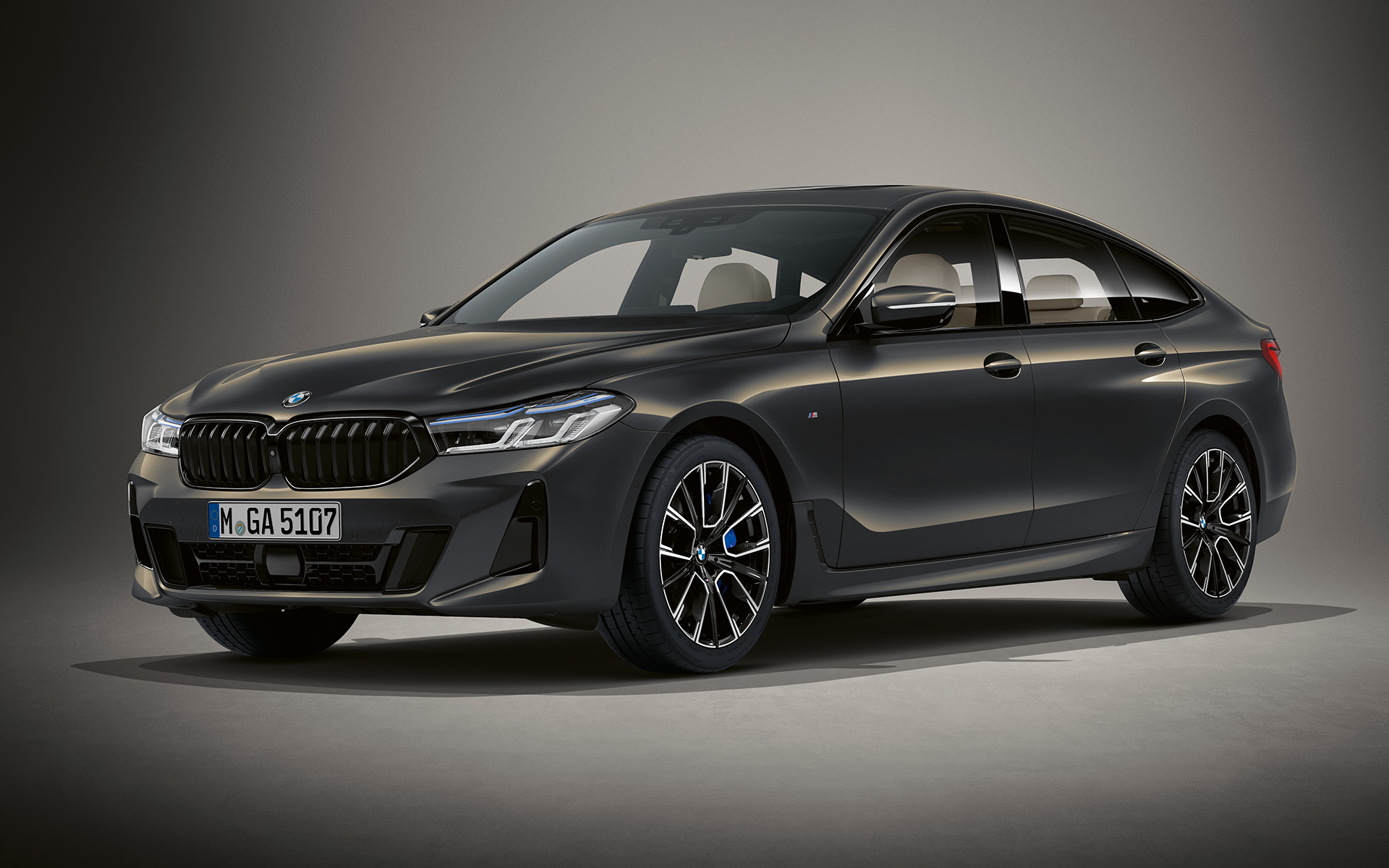 BMW Individual paint finish Dravit Grey metallic BMW 6 Series Gran Turismo G32 2020 three-quarter front view standing
