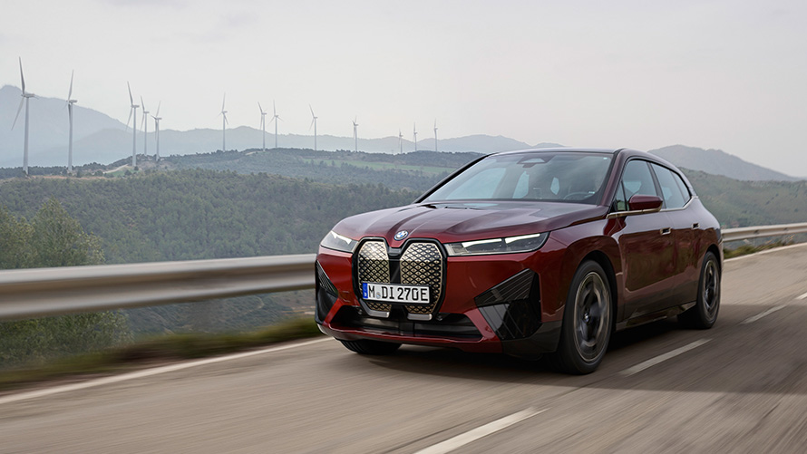 BMW iX i20 electric SUV BMW iX xDrive50 sustainability video BMW iX i20 2021 electric SUV BMW iX xDrive50 Aventurin Red sustainability video