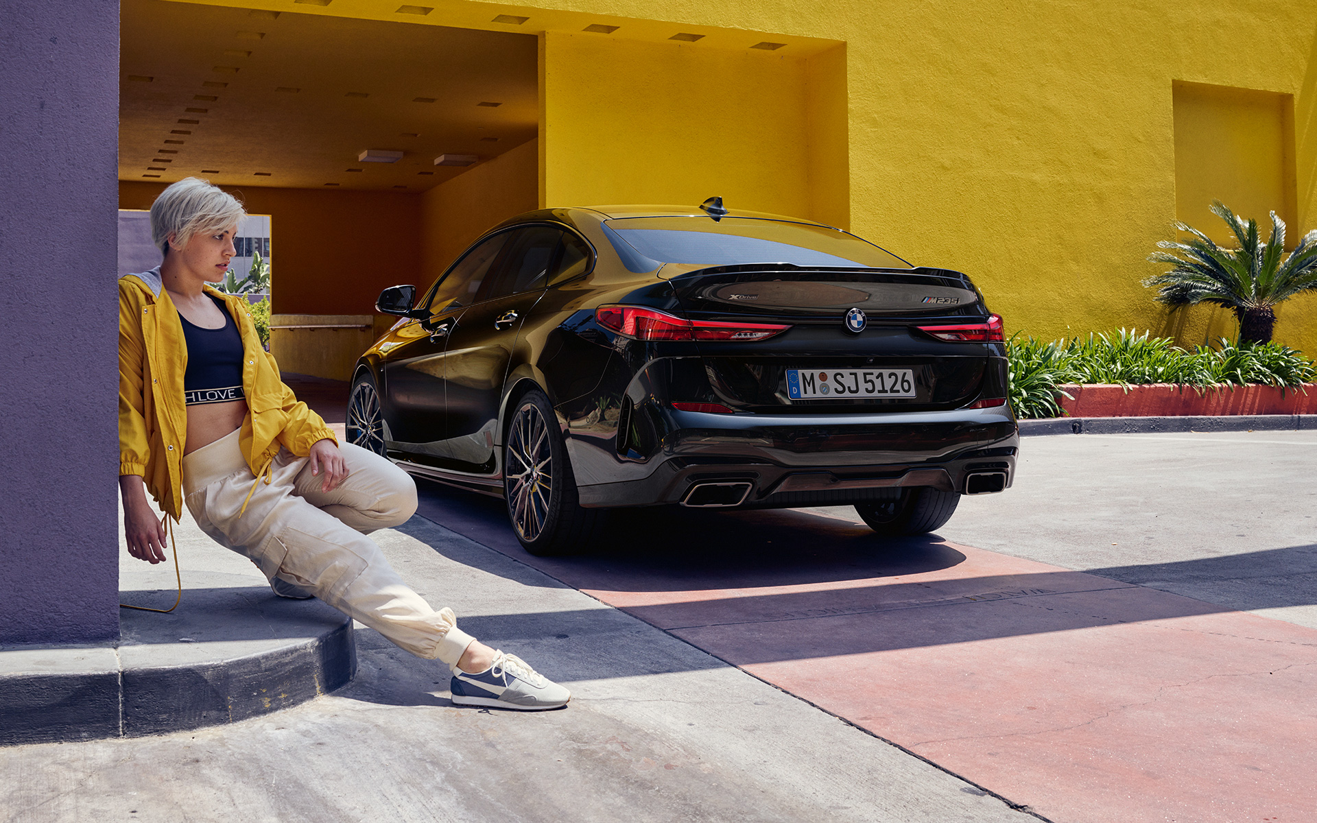 Coupé line BMW M235i xDrive Gran Coupé F44 2020 Black Sapphire metallic three-quarter side view