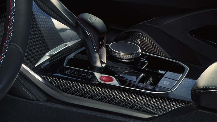 BMW M3 Competition Touring G81 8-speed M Streptronic transmission with Drivelogic centre console close-up view