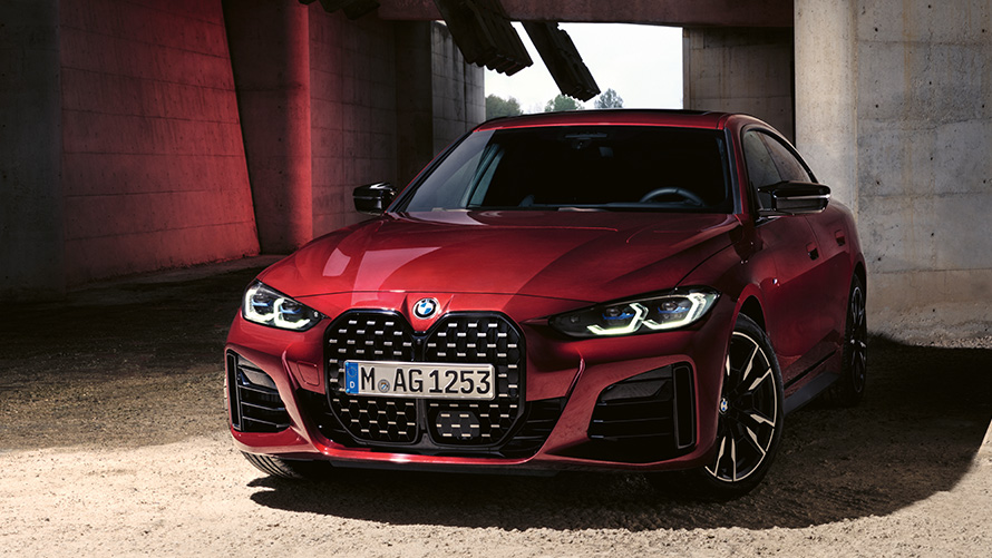 BMW 4 Series Gran Coupé G26 BMW Individual Aventurine Red metallic three-quarter front view