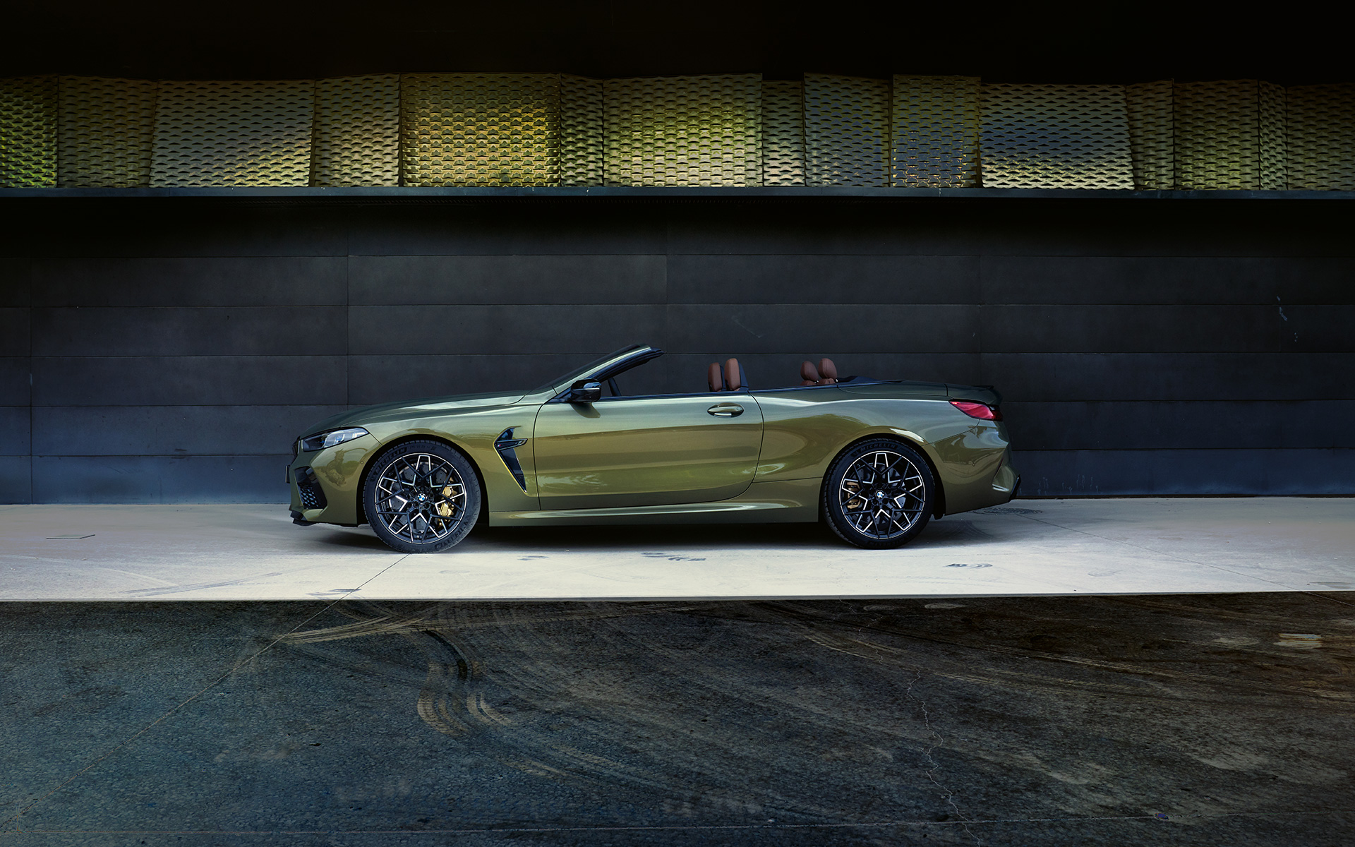 BMW M8 Competition Convertible F91 LCI Facelift 2022 BMW Individual Brass metallic side view on stage