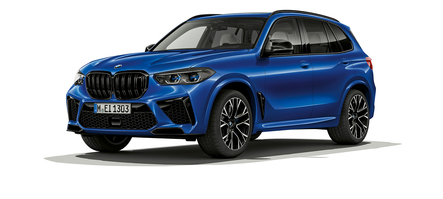 BMW X5 M Competition three-quarter front view F95 BMW X5 M Competition F95 2020 SUV Marina Bay Blue metallic three-quarter front view
