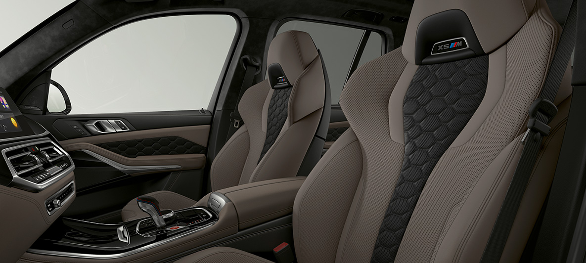 M Multifunctional seats BMW X5 M F95 M Multifunctional seats with X5 M logo BMW X5 M F95 2020 SUV interior
