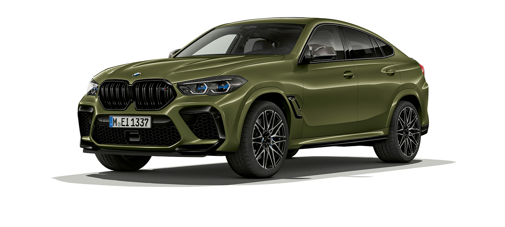 BMW X6 M Competition F96 2020 SUV BMW Individual Special Paint Urban Green three-quarter side view