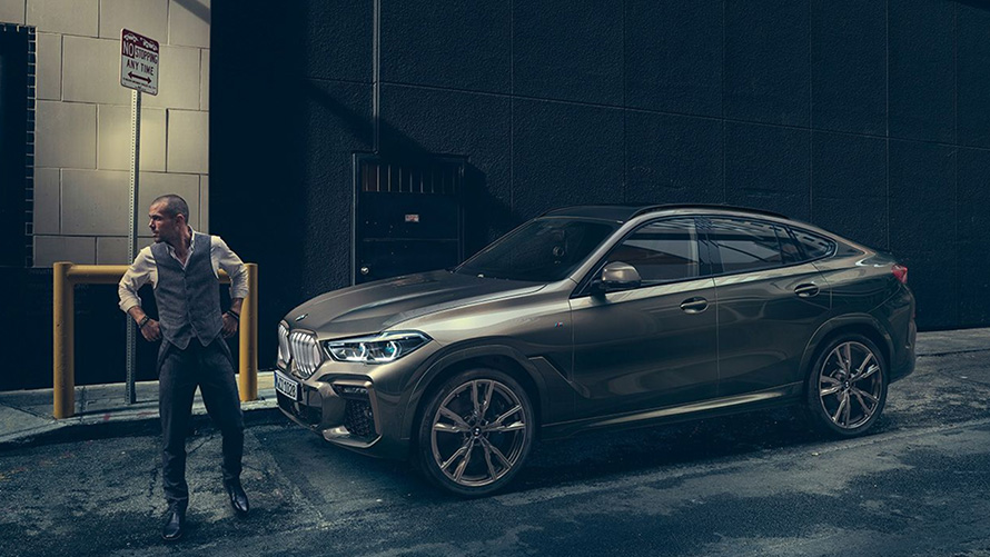 BMW X6 G06 2018 SUV three-quarter front view parking 