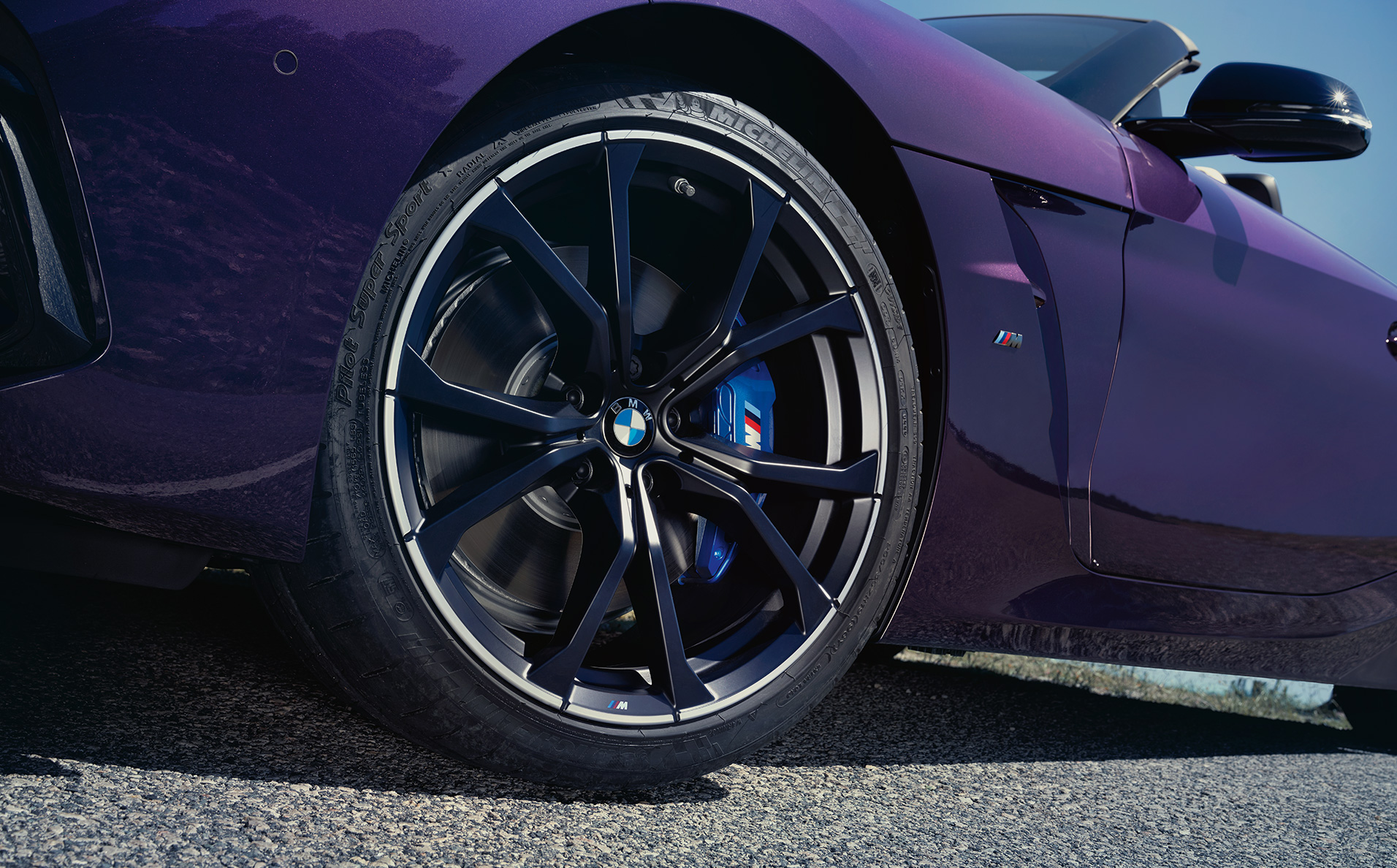 BMW Z4 G29 2022 exterior wheel close-up
