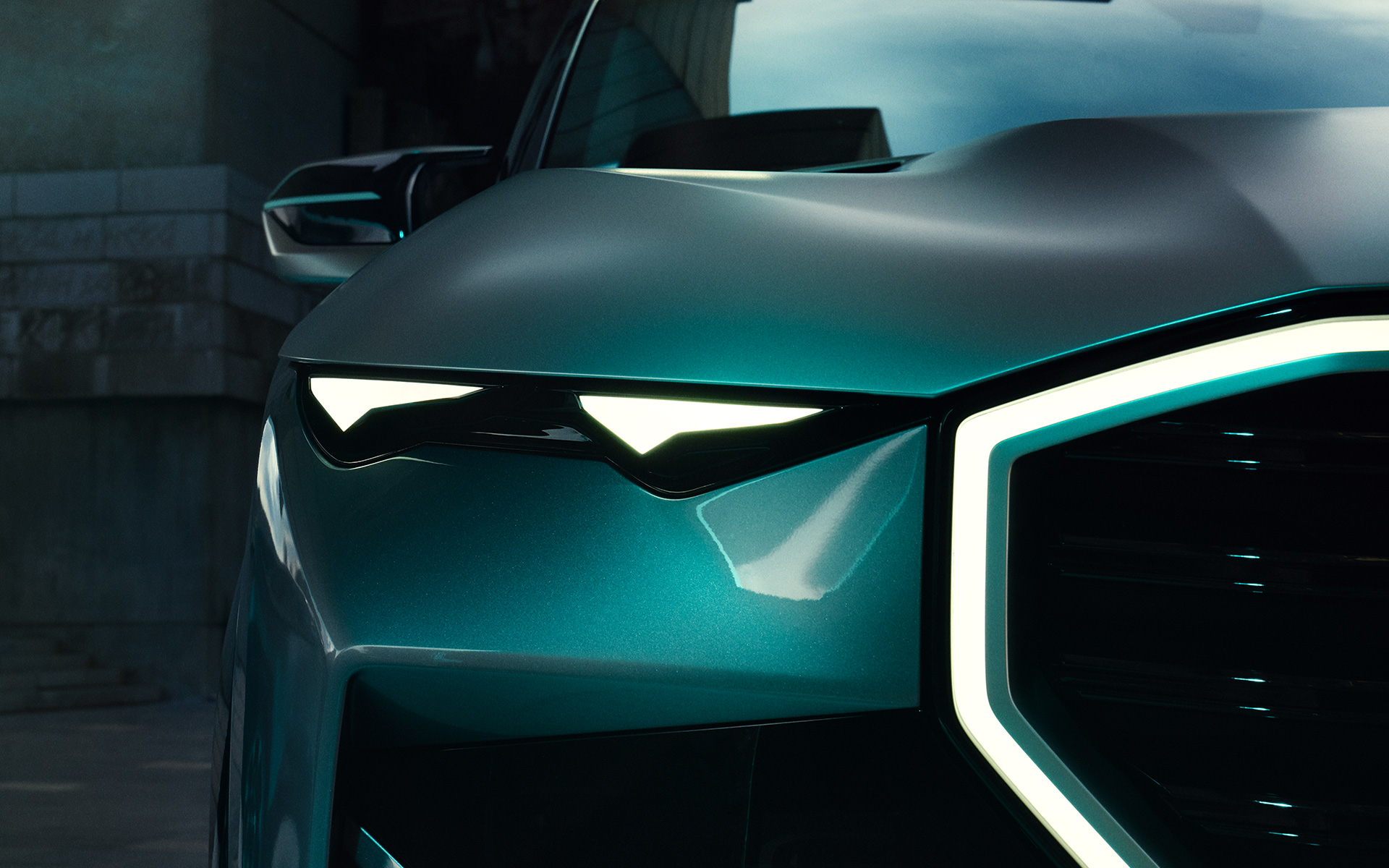 BMW Concept XM (G09) front view standing close-up headlights BMW Concept XM (G09) front view standing close-up headlights