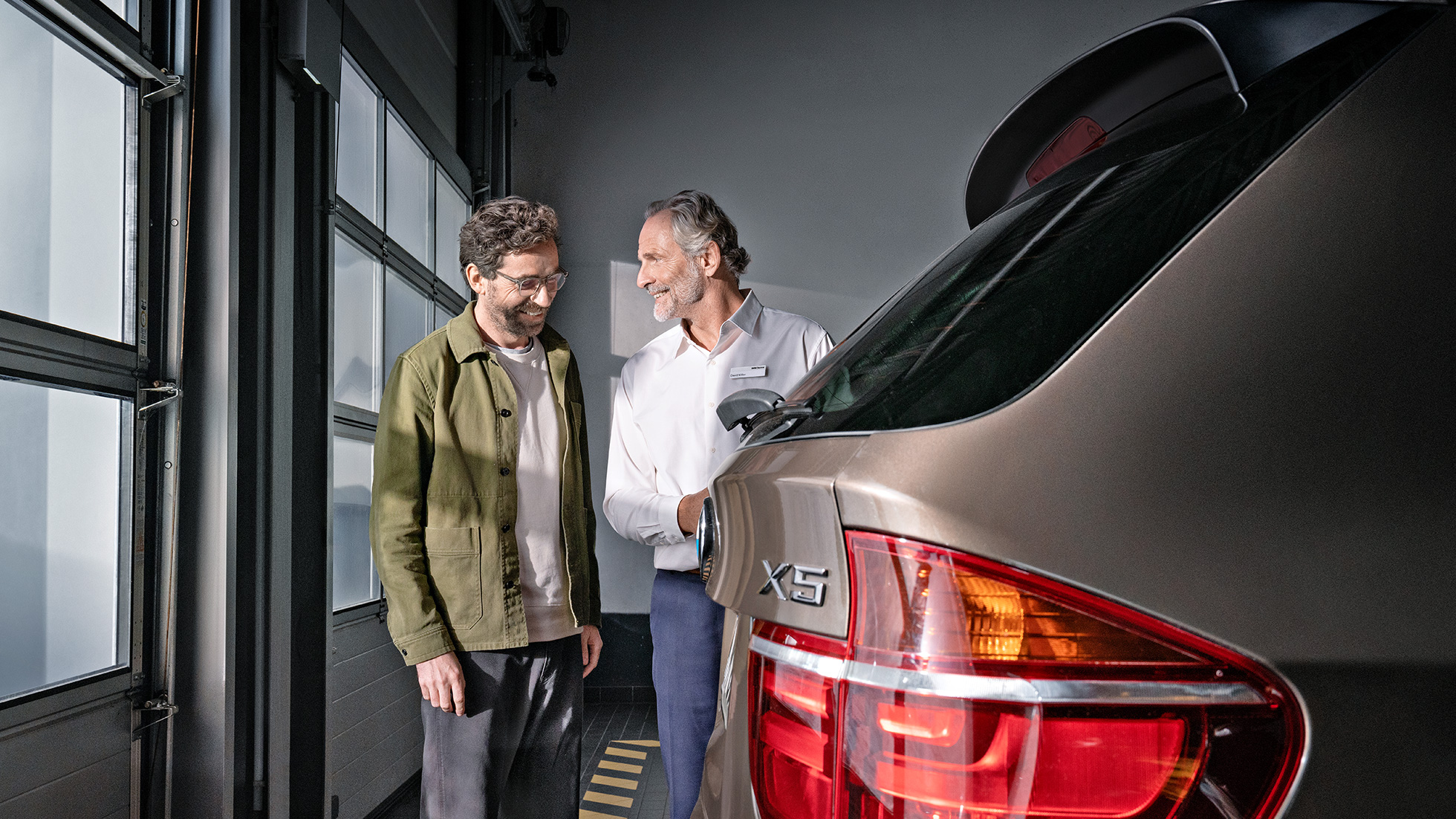 BMW Service BMW Value Service BMW Service BMW Value Service man at BMW partner