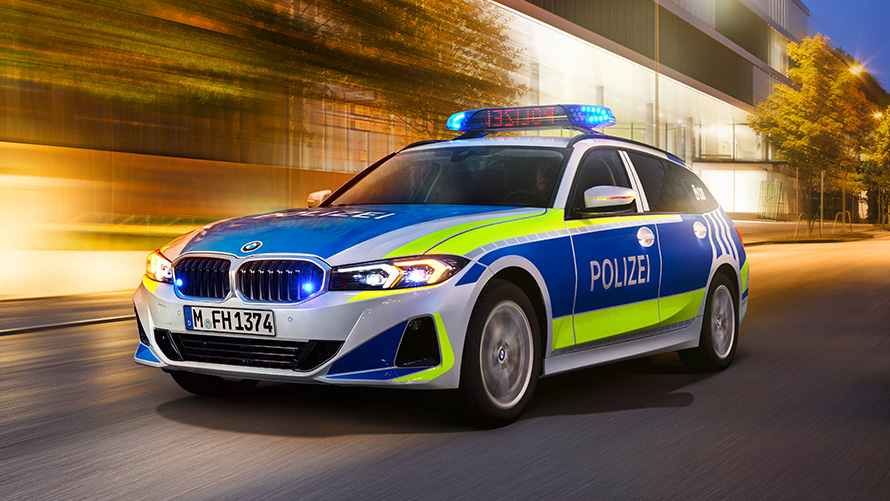 BMW 3 Series Touring G21 fire-fighter-vehicle BMW 3 Series Touring G21 fire-fighter-vehicle 1/3 front view driving