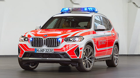 BMW X3 G01LCI emergency doctor’s vehicle 1/3 front view parking