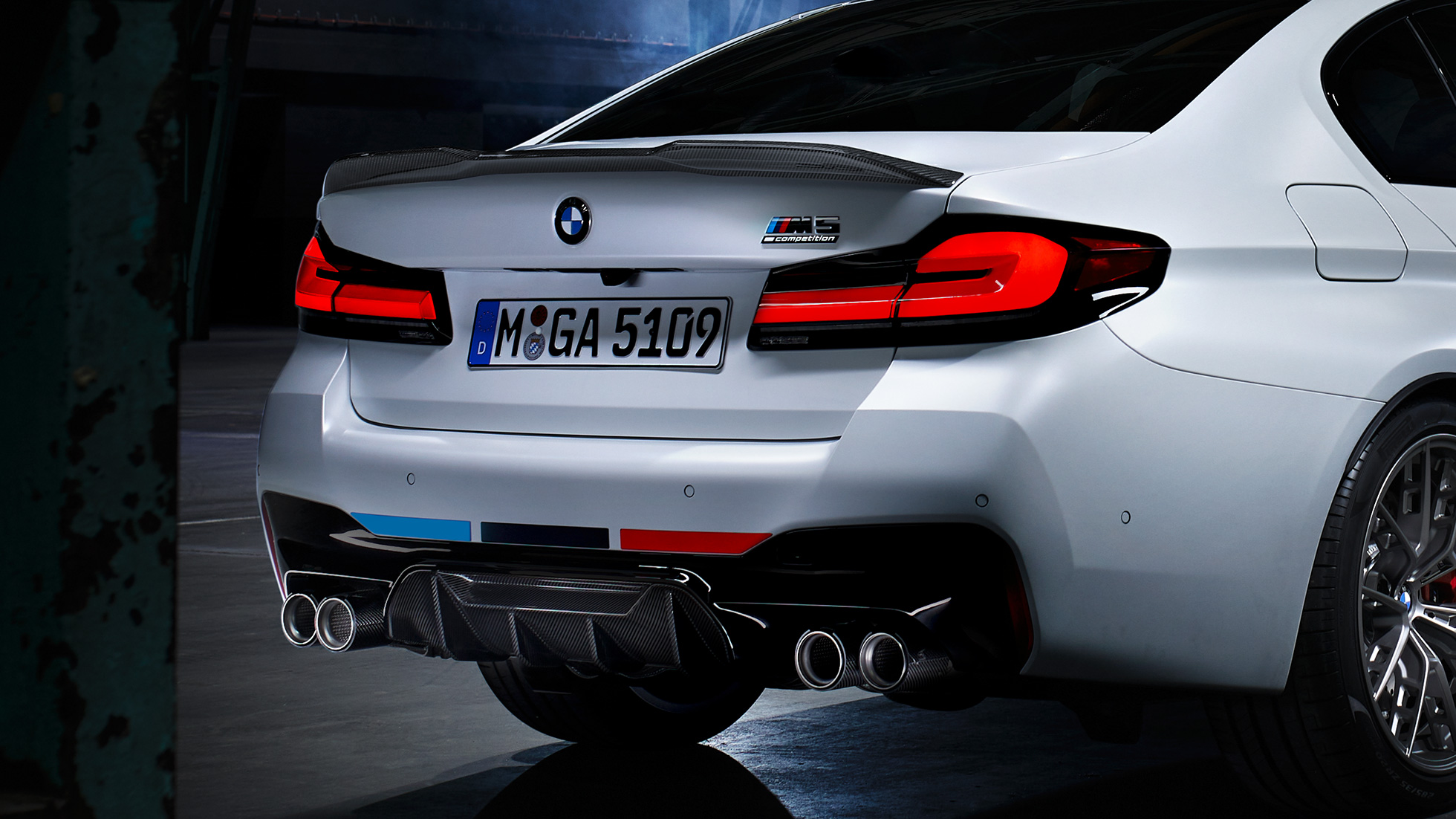 BMW M5 three-quarter rear view BMW M Performance Parts BMW M5 three-quarter rear view