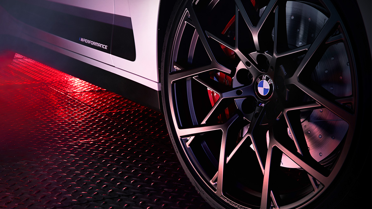20" M Performance forged wheel Y-spoke style 795 M Jet Black matt BMW 4 Series Coupé G22 20" M Performance forged wheel Y-spoke style 795 M Jet Black matt BMW 4 Series Coupé G22 detail view